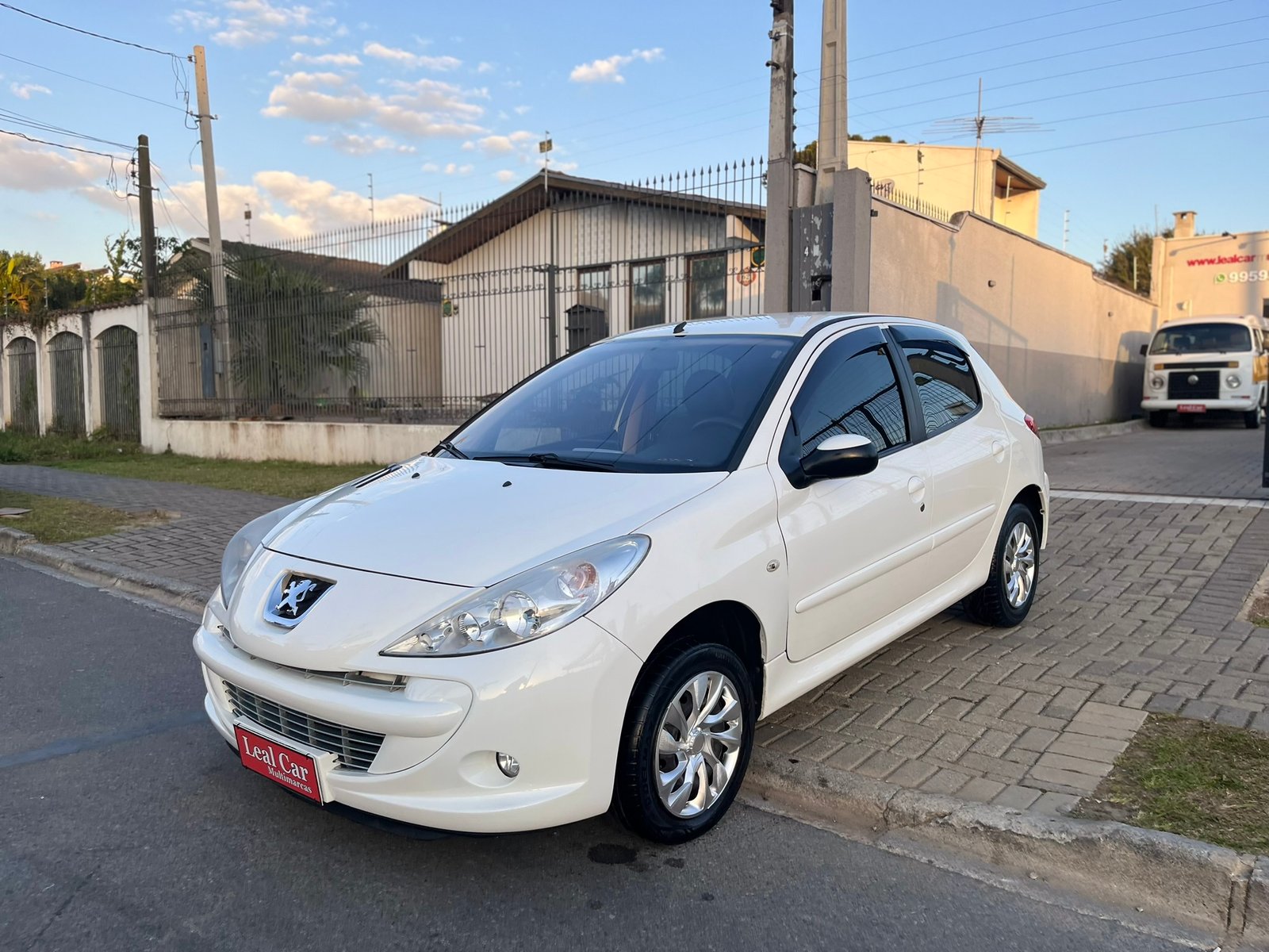 PEUGEOT 207