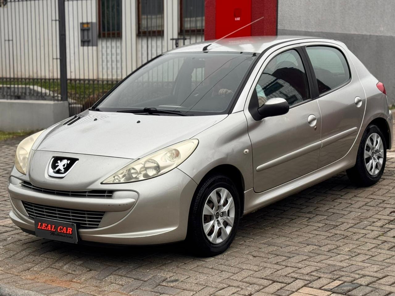 PEUGEOT 207