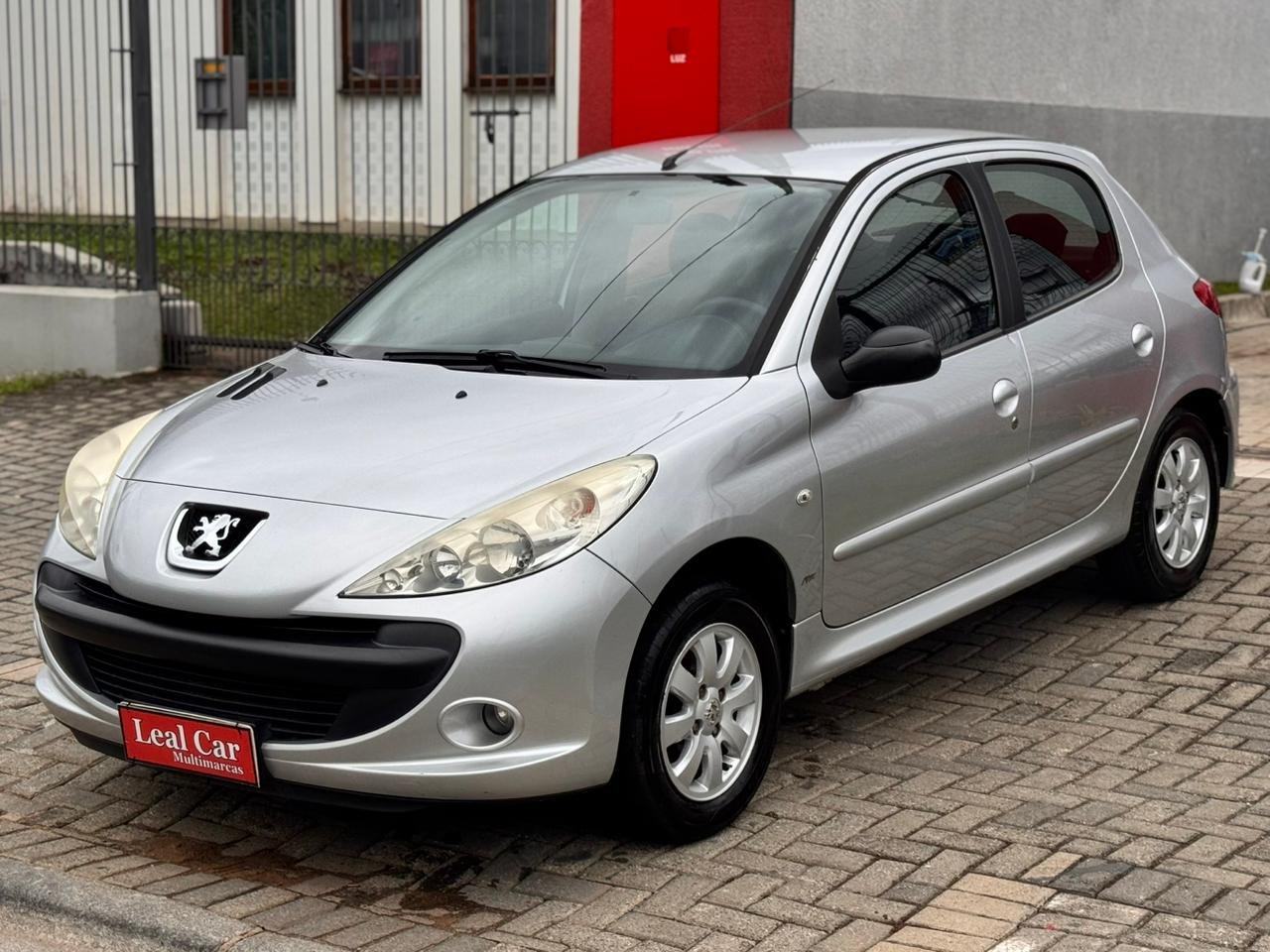 PEUGEOT 207